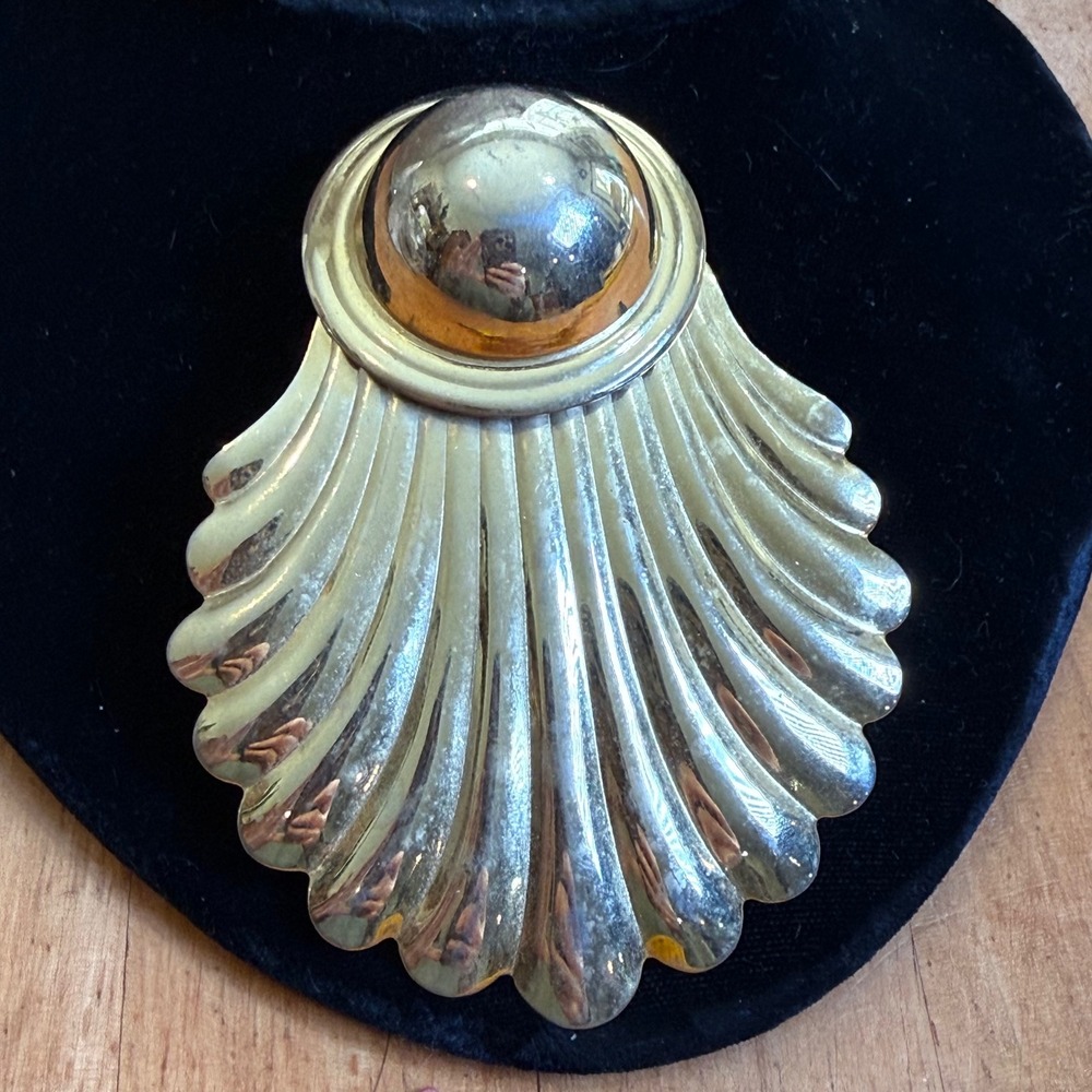 Vintage Gold Tone Oversized Scallop Shell Brooch Statement Nautical Pin 3.25in